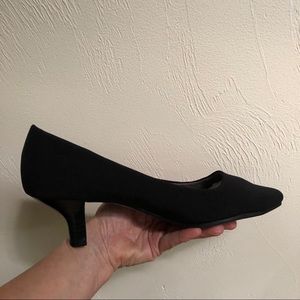 Aerosoles black shoes.